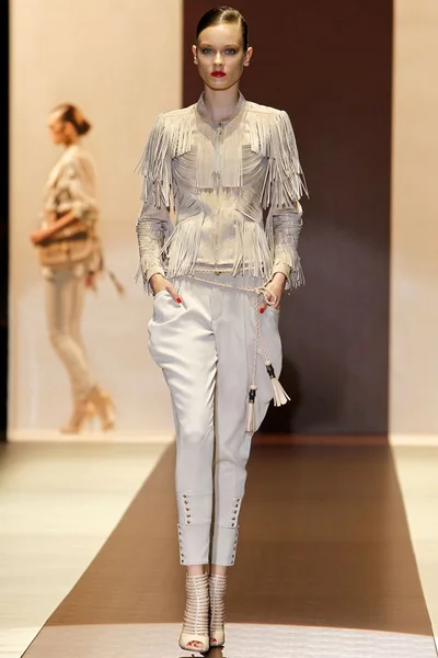 Look 13